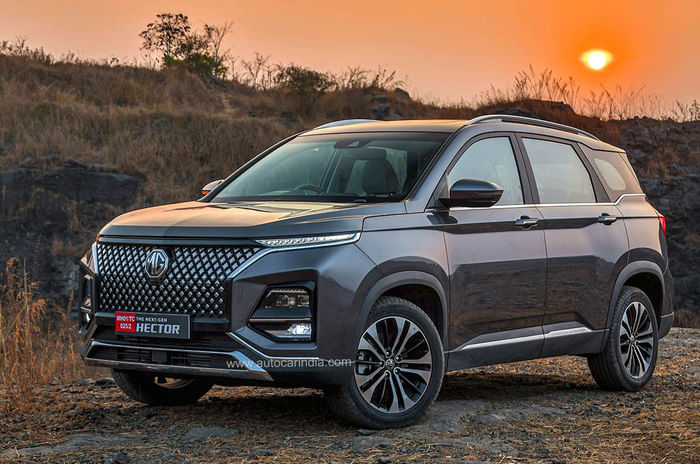 XUV700, Safari or Hector: which is the best 7-seater SUV with least waiting period? MG Hector front quarter
